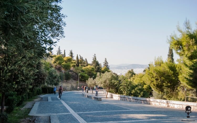 151 1 Η Αθήνα είναι μια τάξη χωρίς τοίχους