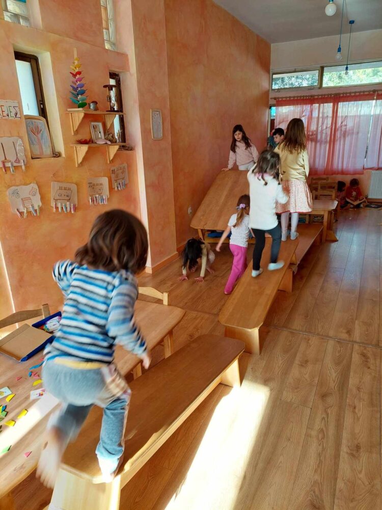 60 πράγματα που πρέπει να κάνει ένα παιδί, για να μεγαλώσει: Στο Τριανέμι γίνονται! 108 Kindergarten adventures 60 πράγματα που πρέπει να κάνει ένα παιδί, για να μεγαλώσει: Στο Τριανέμι γίνονται!