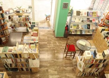 Literature Ηouse: Βιβλία, καφές και σεμινάρια συγγραφής υπό την υψηλή εποπτεία της Αλεπουδίτσας