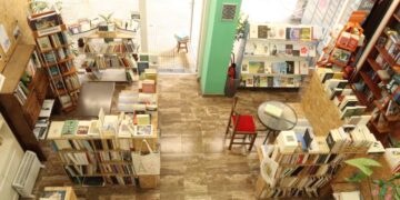 Literature Ηouse: Βιβλία, καφές και σεμινάρια συγγραφής υπό την υψηλή εποπτεία της Αλεπουδίτσας