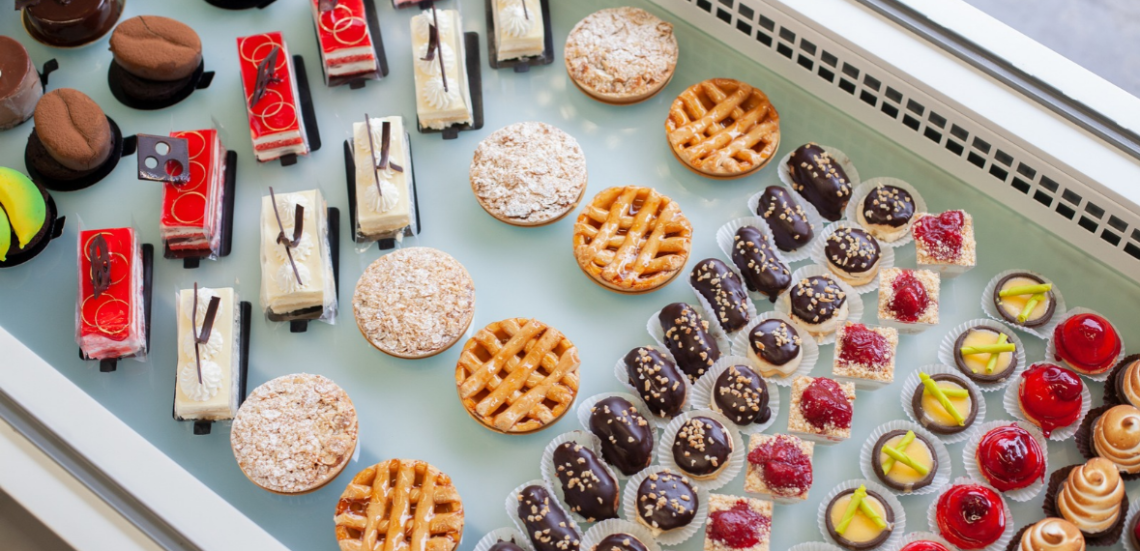 123 Anywhere St. Any City 1 1 La dolce pastry: Ποιος γλυκαίνει τα Πατήσια;