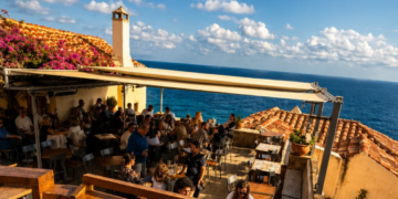 Αν βρεθείς στη Μονεμβασιά, το ΕΝΕΤΙΚΟ, είναι must!