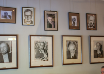 Café de poetes: Η ποίηση σε ένα τραπέζι της Βικτώριας