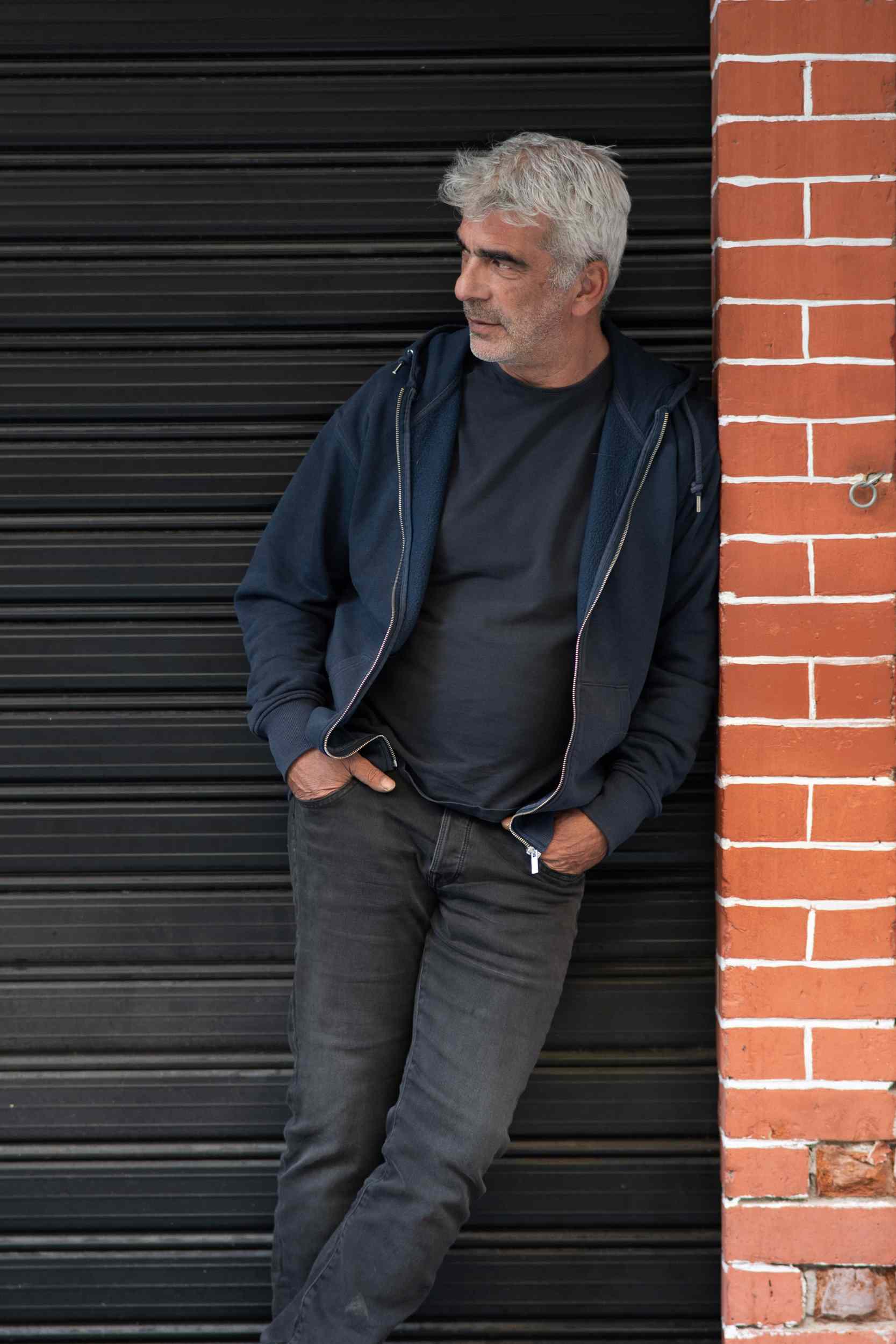 2391©Manos Angelakis Δημήτρης Μυστακίδης | «Αν δεν μπορώ μόνος μου, θα πάω με παρέα»
